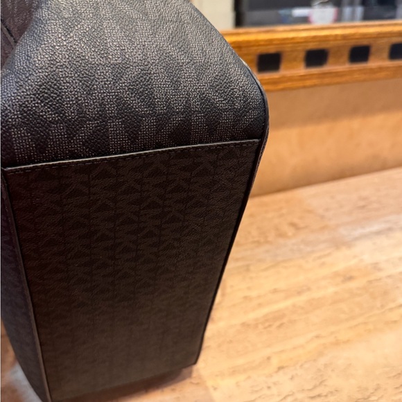 Michael Kors Black and Gray Jet Set Signature Tote - Picture 12 of 16